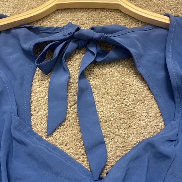 Kingston grey Adorable Cropped Long Sleeve Scoop Front & Open Back with Tie - Picture 6 of 8